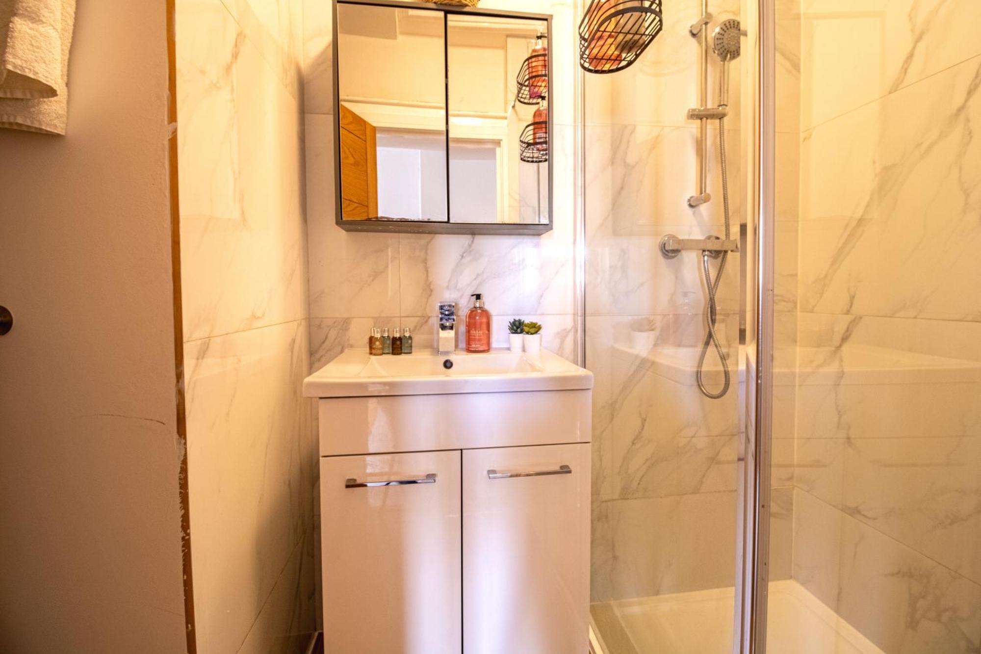 Spacious Studio Apartment On Oxford Street 9Gc Лондон Экстерьер фото